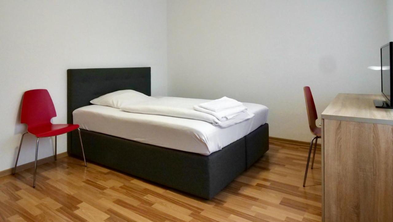 Hotel Pegasus Мюнхен Екстериор снимка
