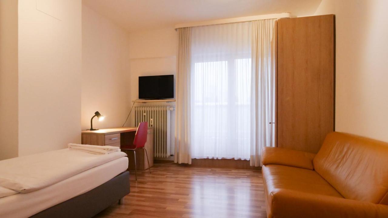 Hotel Pegasus Мюнхен Екстериор снимка