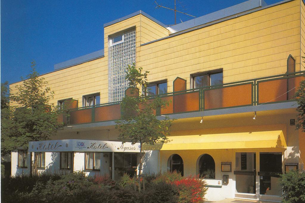 Hotel Pegasus Мюнхен Екстериор снимка